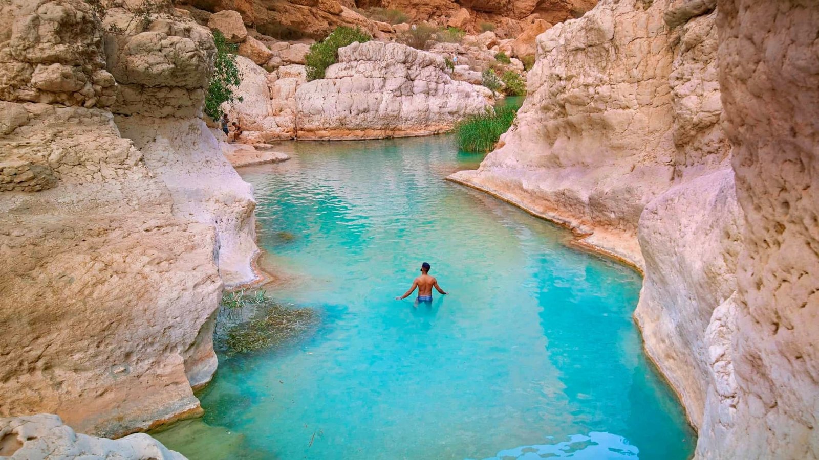 Muscat & Wadi Shab 2 Days