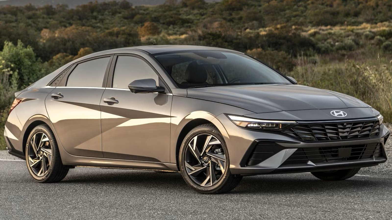 Hyundai Elantra 2024/2025